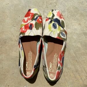 Toms floral slip ons size 7